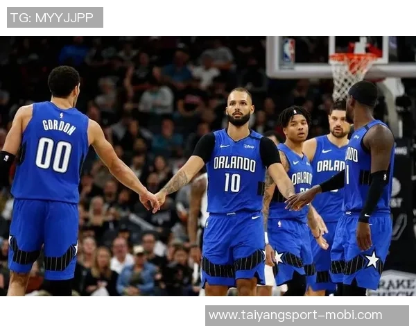 森林狼魔术老鹰骑士等队争抢年薪1289万的科比怀特